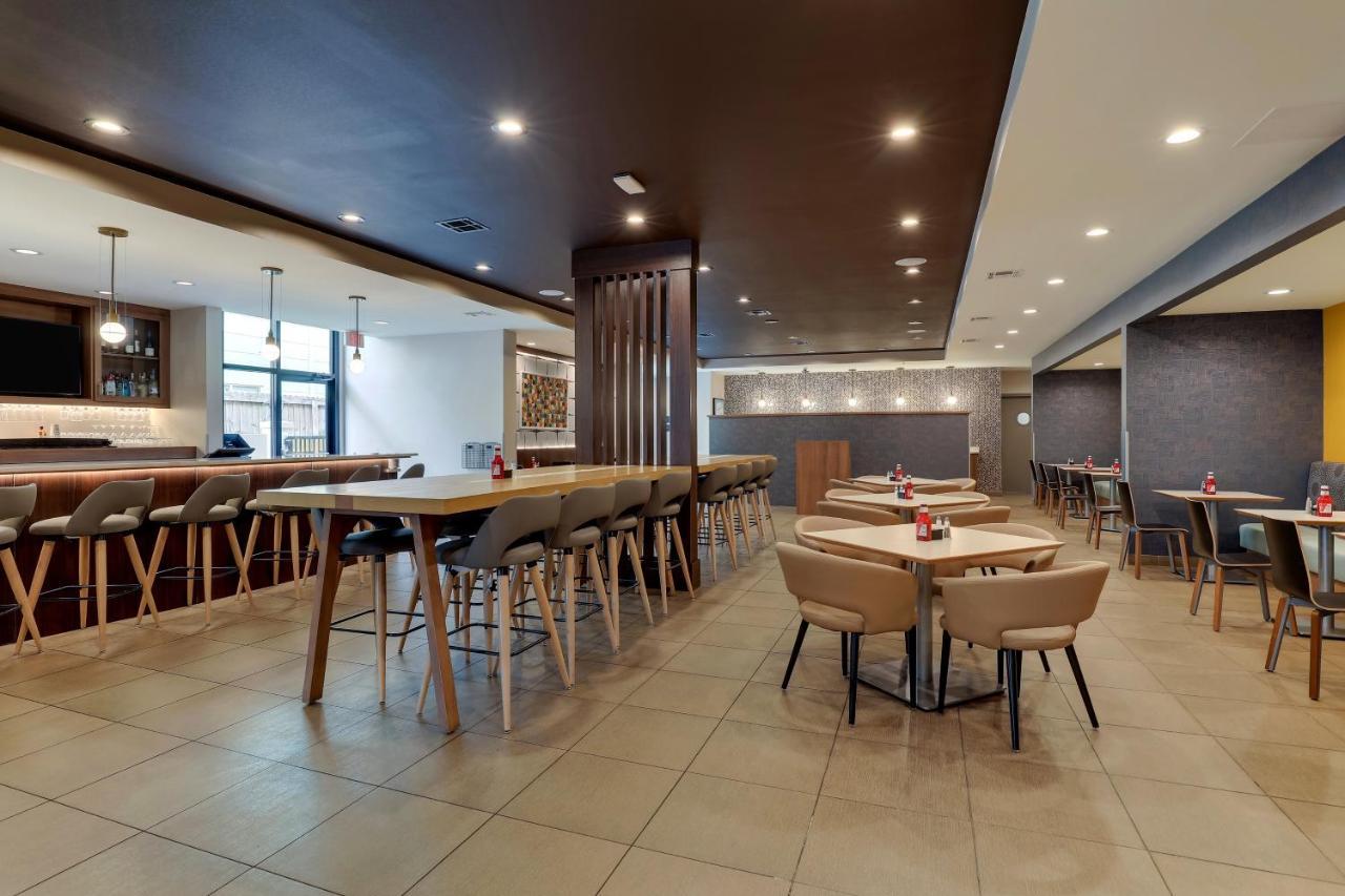 Holiday Inn Mobile Airport By Ihg Exteriör bild